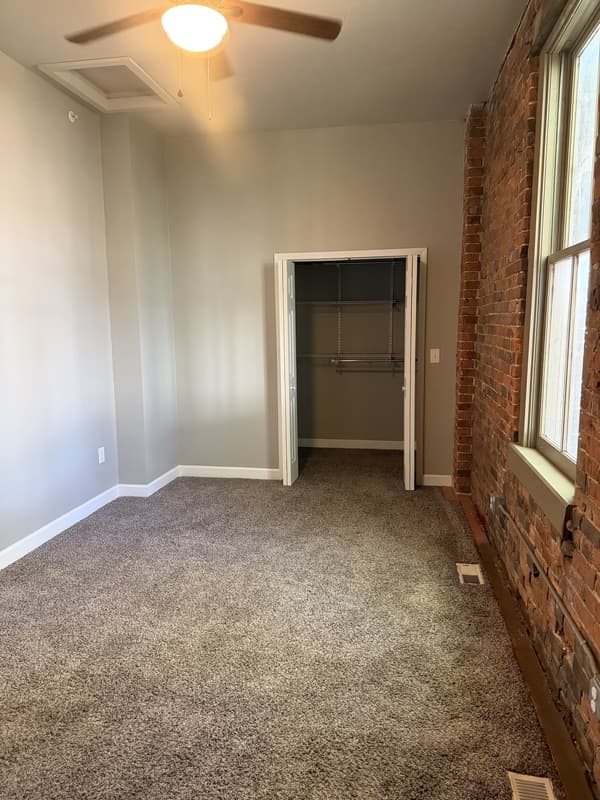 Davenport Condo: 427 Brady St. #2