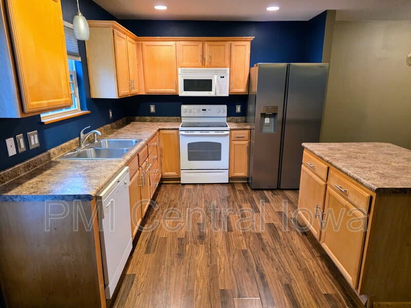 Johnston Townhome: 5570 Boston Ct