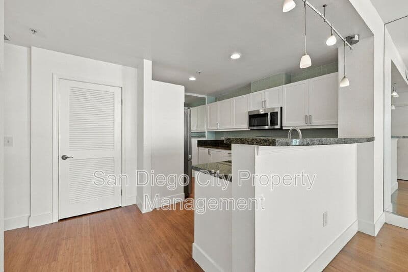 San Diego House: 530 K Street