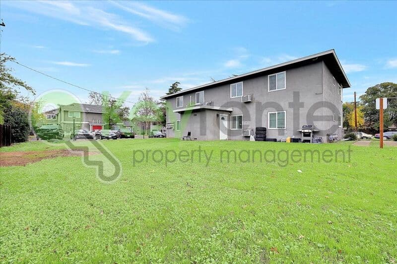 Sacramento House: 5735 Falconer Way