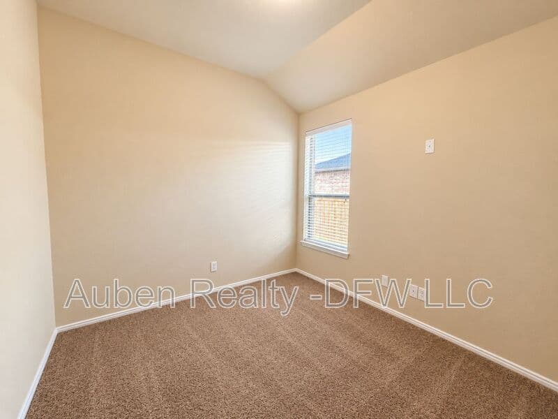 Mansfield House: 1426 Ravenwood Drive