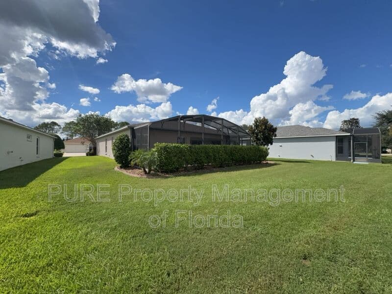 Ocala House: 15939 SW 14th Avenue Rd