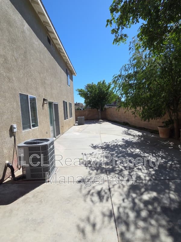 Eastvale House: 6563 Peridot Ct