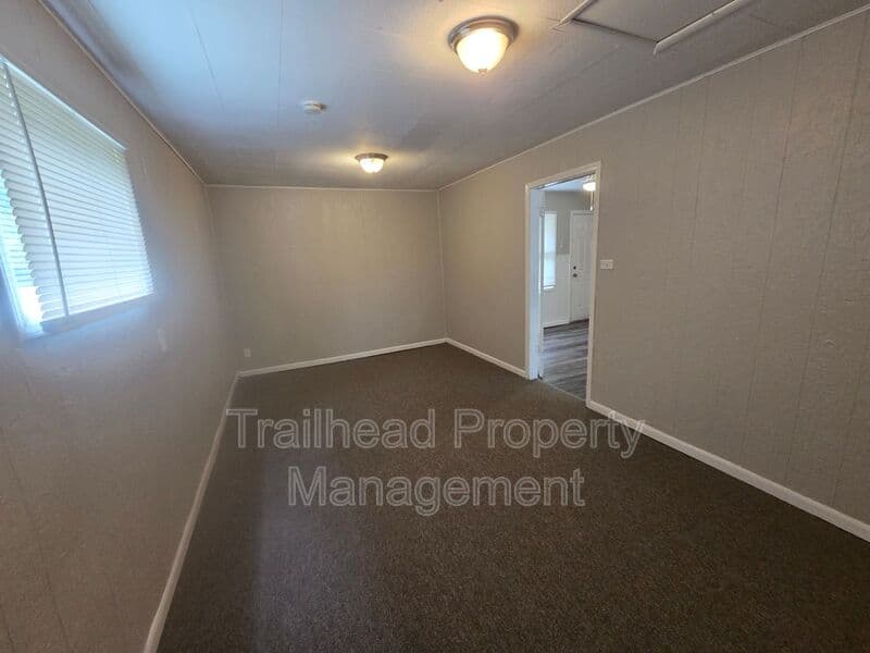 Kansas City House: 7805 E 114th St