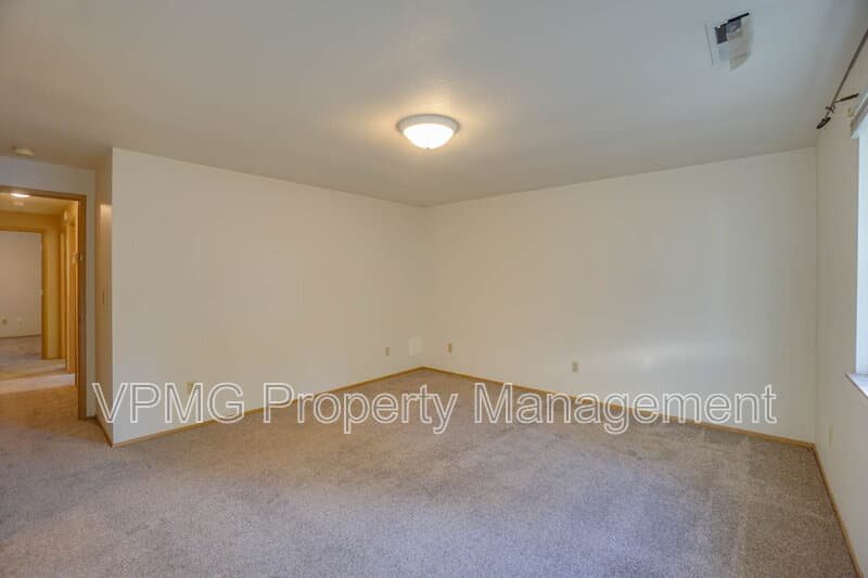 Vancouver House: 15807 NE 40th St