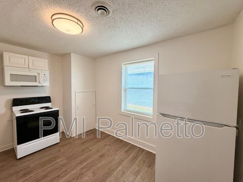 West Columbia Condo: 528 Jasper Street