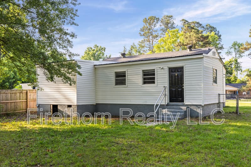 Augusta House: 2541 Rhodes Drive