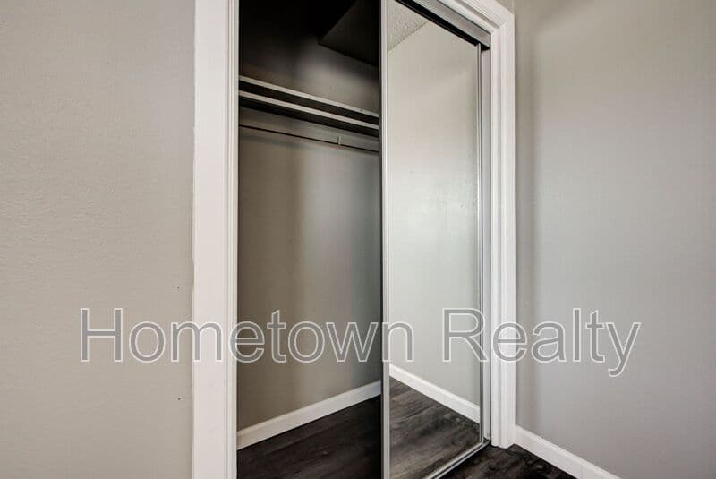 Edmond Condo: 1012 Chartrand Ave
