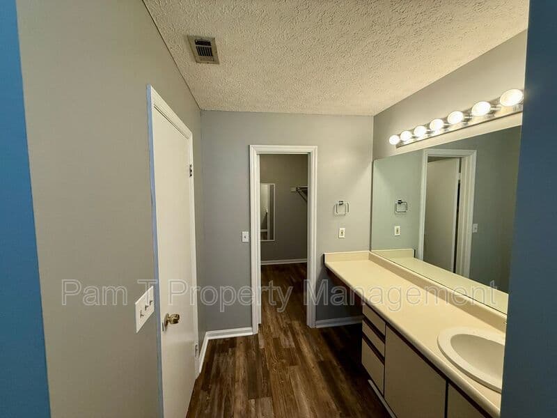 Savannah House: 110 Bobstay Ct