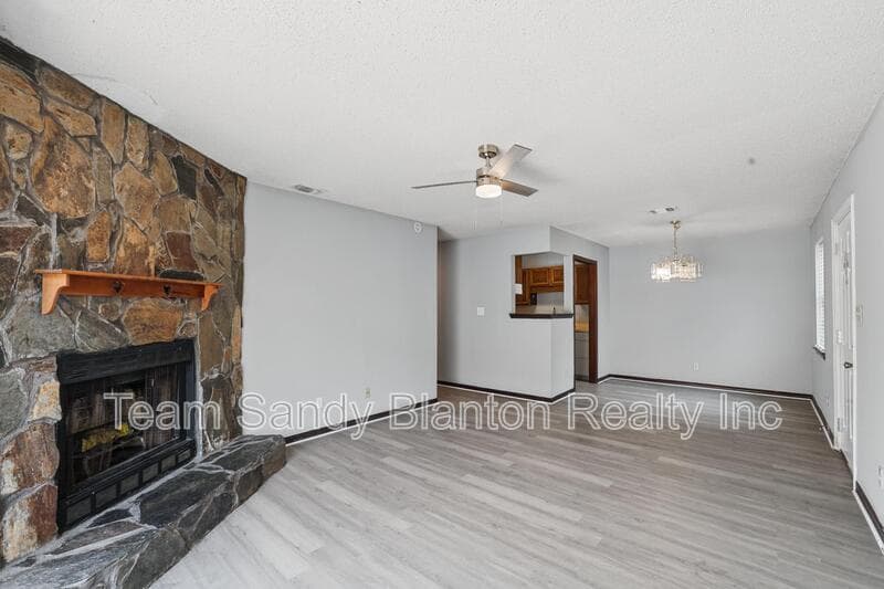 Pensacola House: 455 Stara Circle