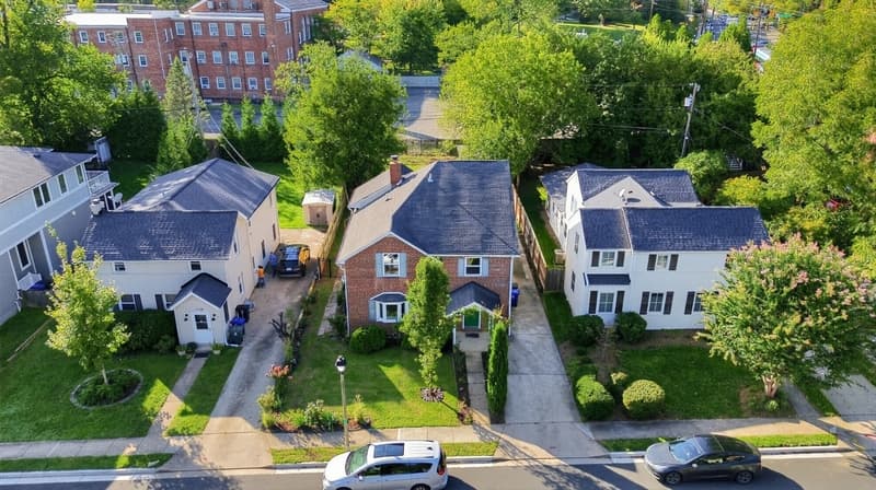 Arlington House: 1132 North Kentucky Street