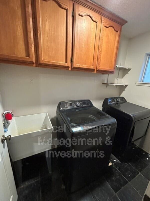 San Juan House: 214 W 17th St