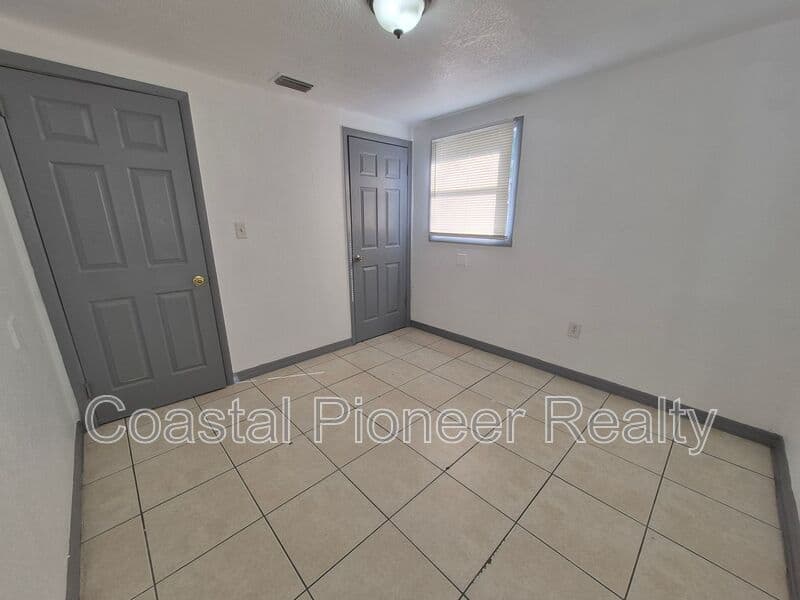 Tampa House: 3205 N 47th St