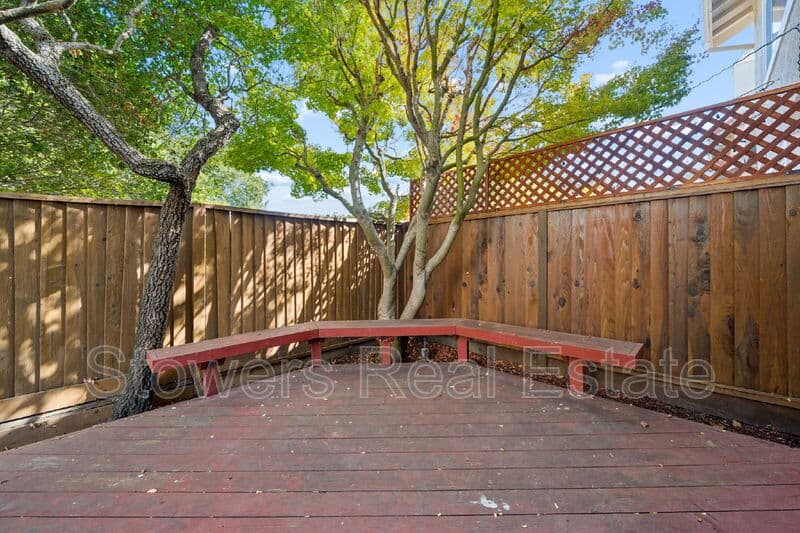San Ramon Townhome: 613 S Blackbrush Ln