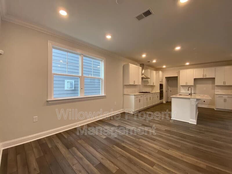 Wake Forest House: 725 Cormiche Lane