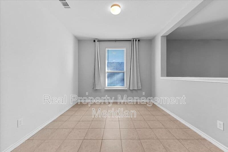 Fort Worth House: 6309 Maritime St
