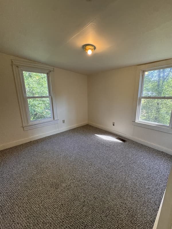 King George House: 12294 Mount Rose Drive