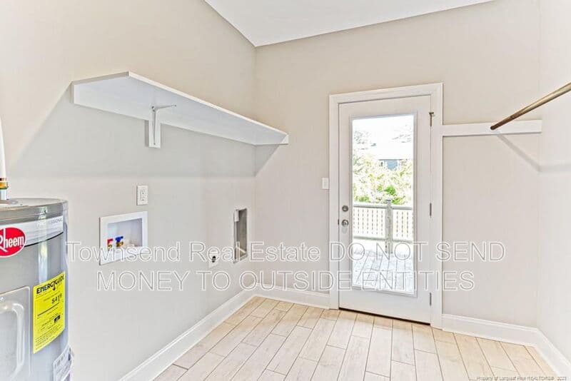 Fayetteville House: 315 Westview Dr.