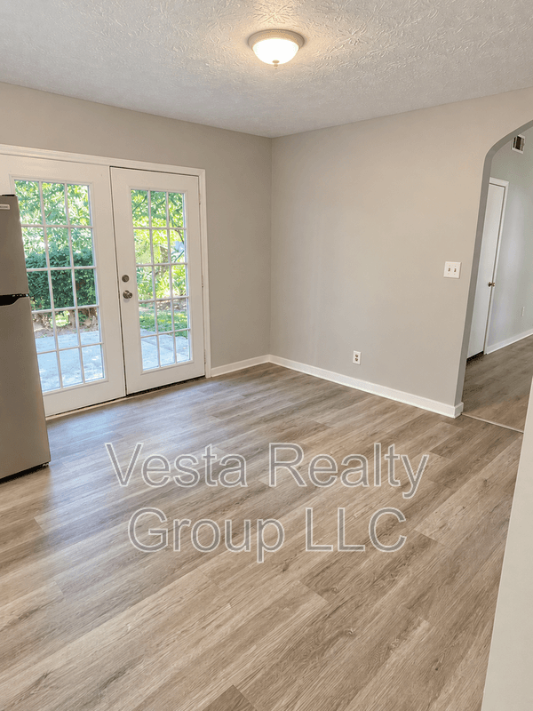 Morrow House: 6108 Deerfield Ct