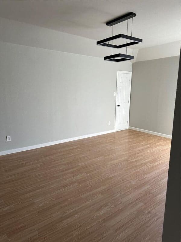 Lewisville House: 800 Pebble Ridge Dr