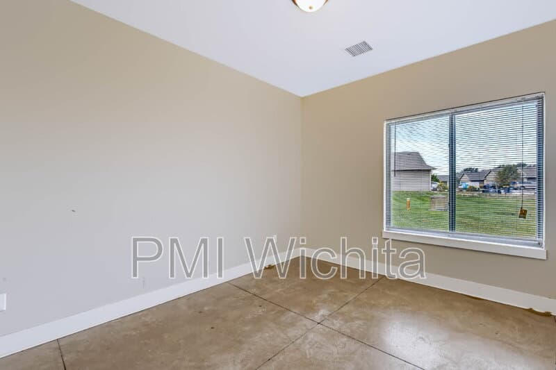 Derby Condo: 3418 E Aster St