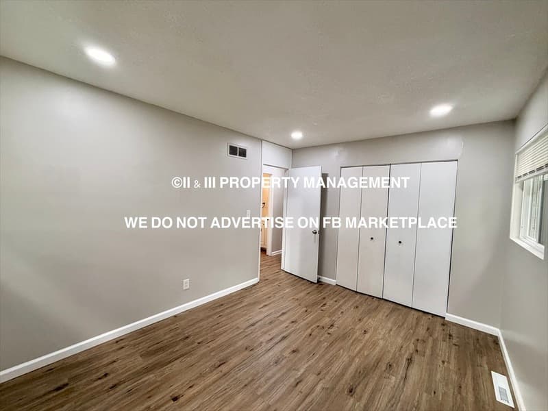 Overland Park House: 8327 Grandview Lane