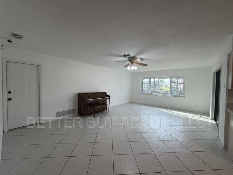 Flagler Beach House: 337 North 10th Street