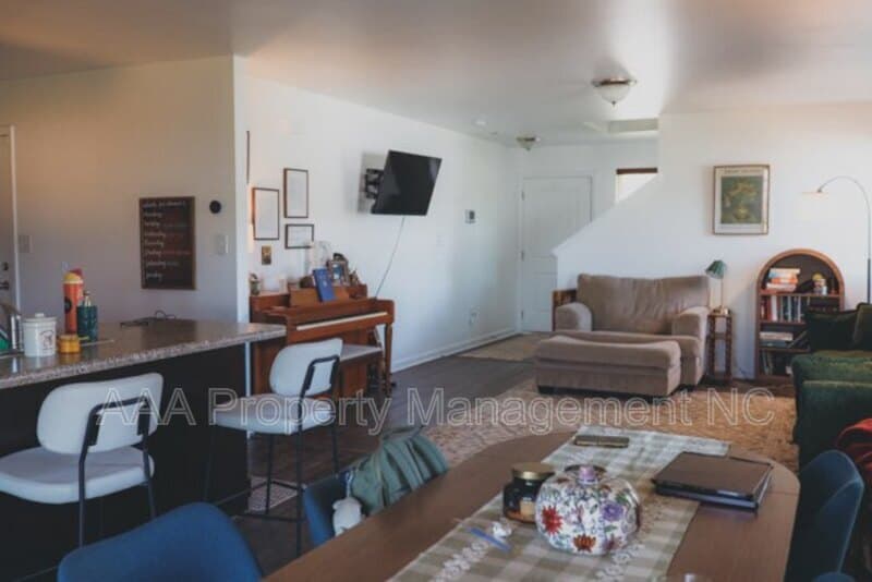 Stedman House: 5913 Fuchsia ct