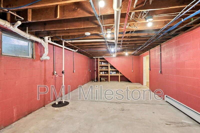 Greencastle House: 105 W Walter Ave
