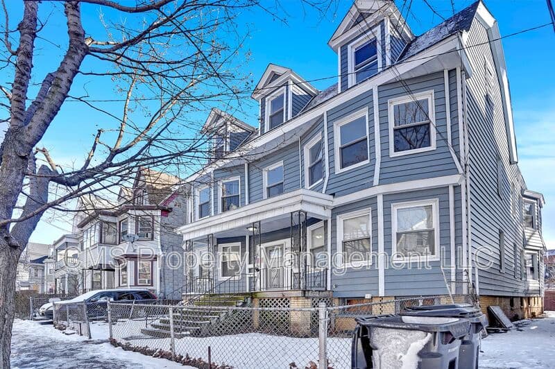 Newark Condo: 142-144 Seymour Ave