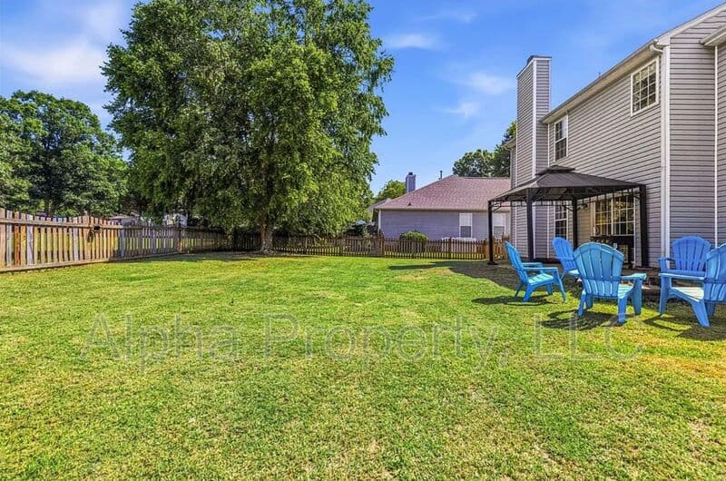 Easley House: 216 Edenberry Way
