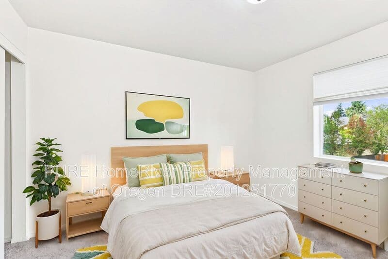 Portland House: 141 NE 147th Ave