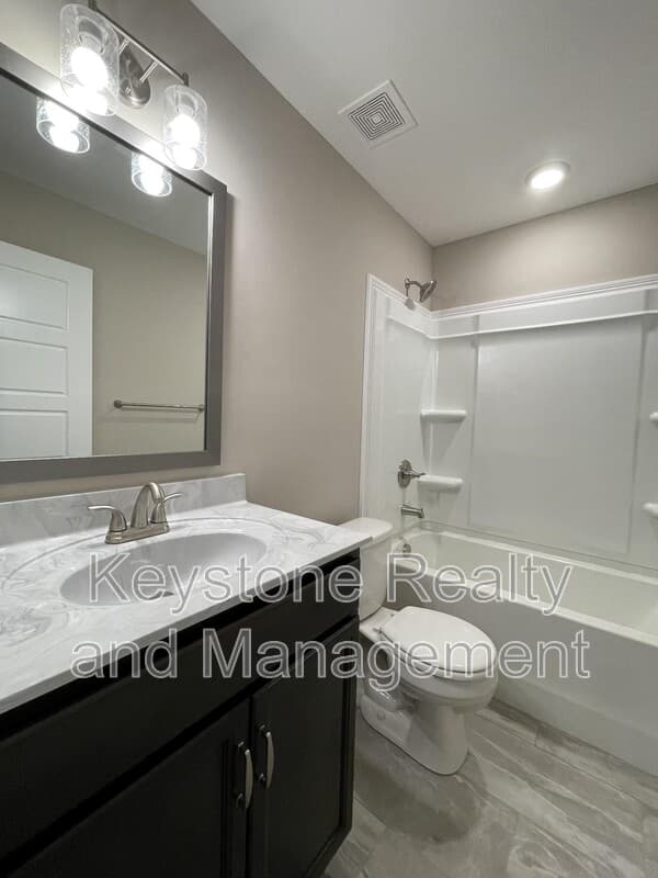 Clarksville House: 812 Lillian Grace Drive
