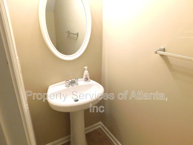 Canton House: 102 Hidden Creek Dr