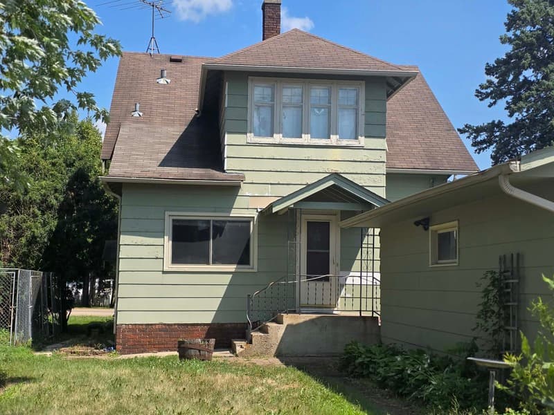 Buffalo House: 309 Central Ave