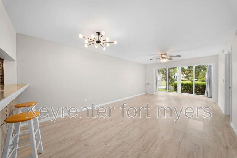 Fort Myers House: 14503 Lakewood Trace CT