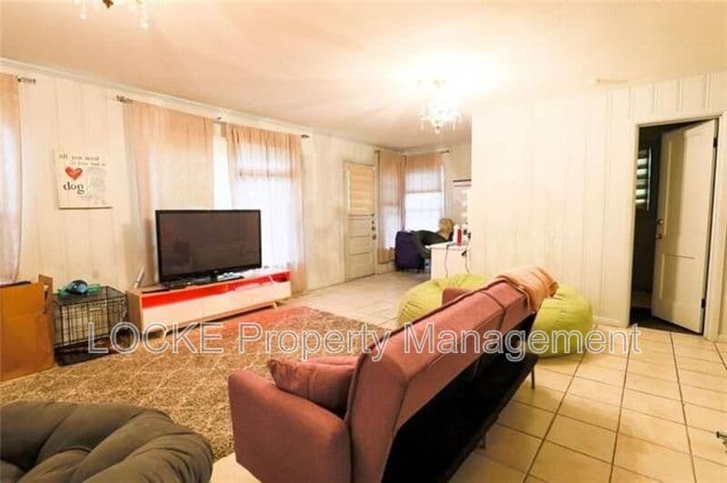 Fort Worth House: 3249 Wabash Avenue