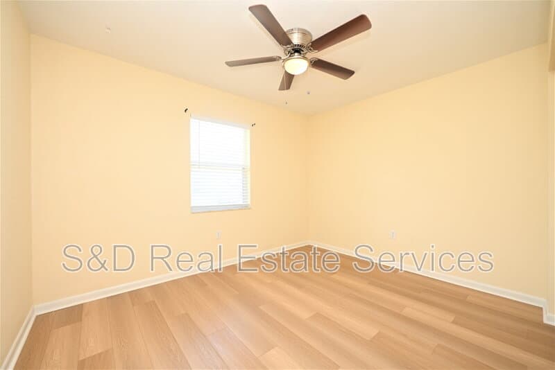Lakeland House: 1774 Birchwood Loop