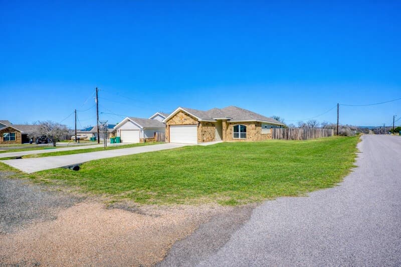 Granite Shoals House: 1516 Stonecrest Drive