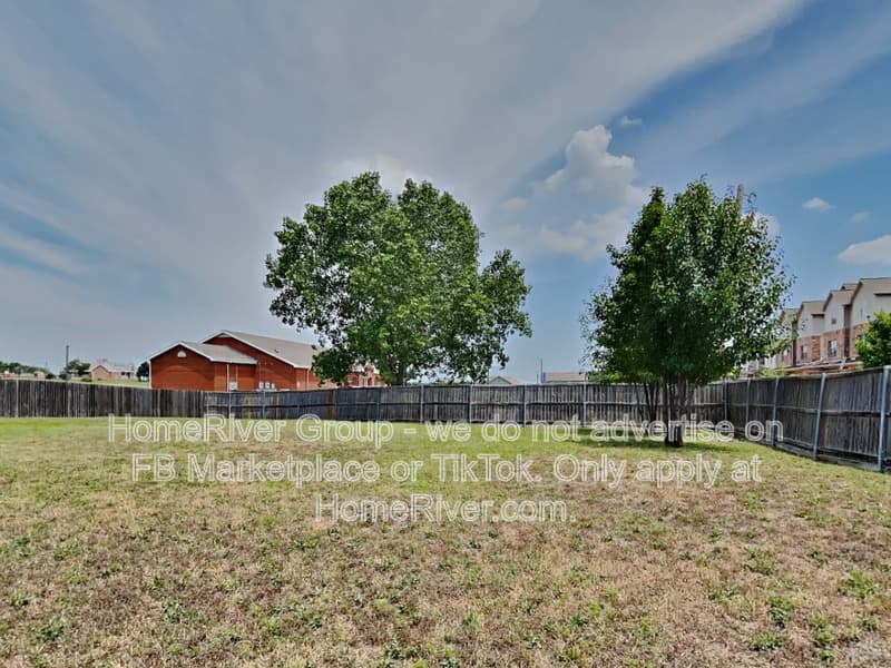 Celina House: 170 Doloris Ct