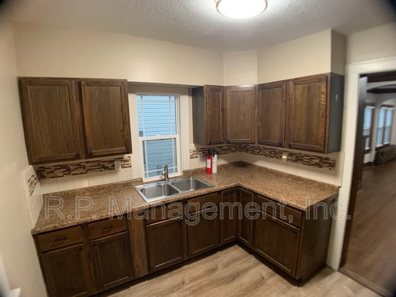 Saint Paul Condo: 1150 Central Ave W