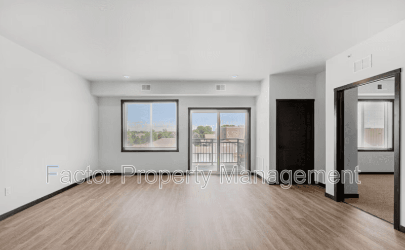 North Mankato Condo: 2090 Carlson Dr.