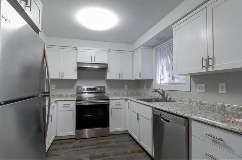 Vancouver House: 1420 Northeast 142nd Avenue