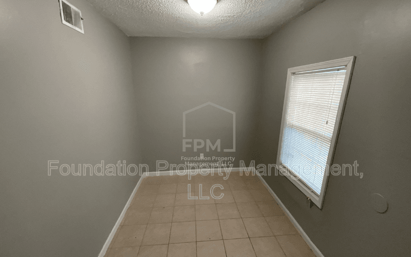 Memphis House: 2961 Grenadier Cove