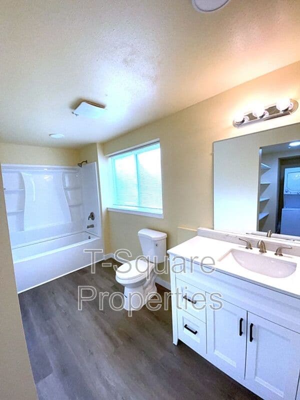 Seattle House: 7041 S 116th PL