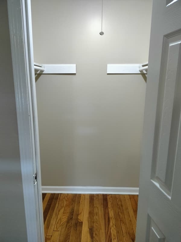 Chicago House: 2011 E 78th St