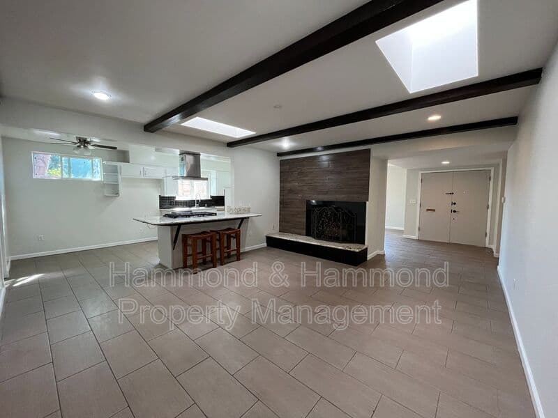 Granada Hills House: 16751 San Fernando Mission Blvd.