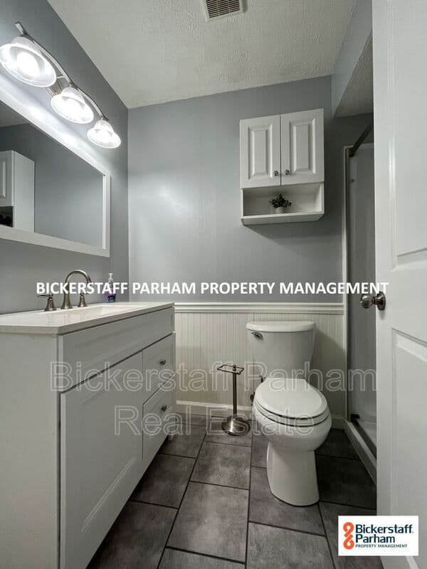 Columbus House: 3011 Apache Drive