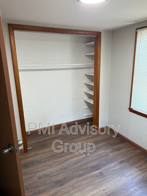 Topeka House: 2521 SW Sunset rd