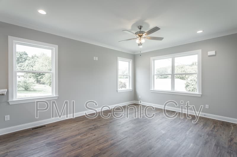 Cleveland House: 2631 Rogers Dr SE